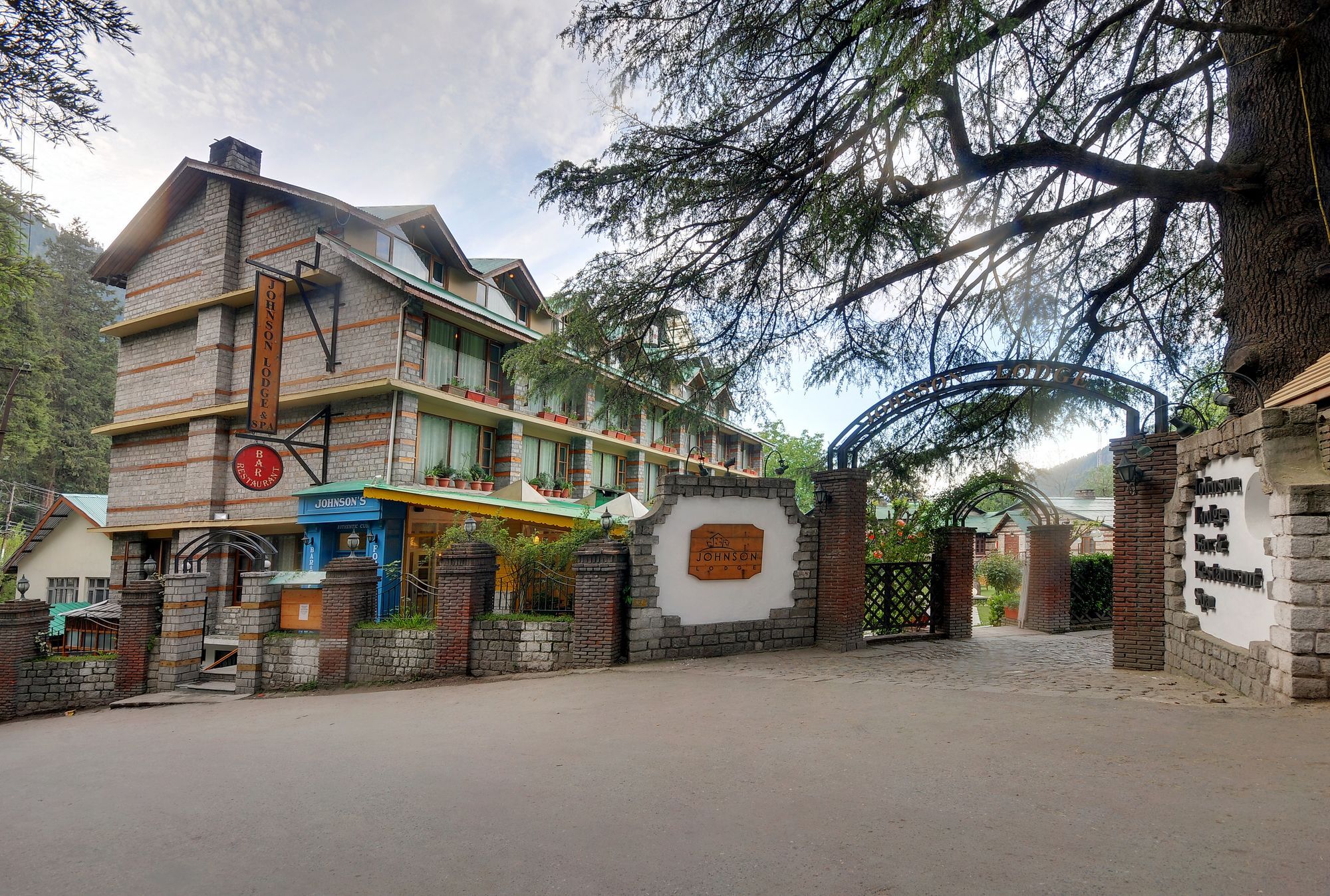 Johnson Lodge & Spa Manali  Ngoại thất bức ảnh